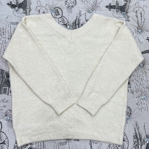 Topshop V-Neck Sweater - Picture 8 of 10